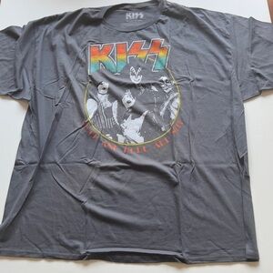 NWOT Kiss Graphic Shirt Adult 3XL Gray Crew Neck Rock Band Tee (E2)